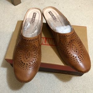 PIKOLINOS brandy leather stitch cutout slippers